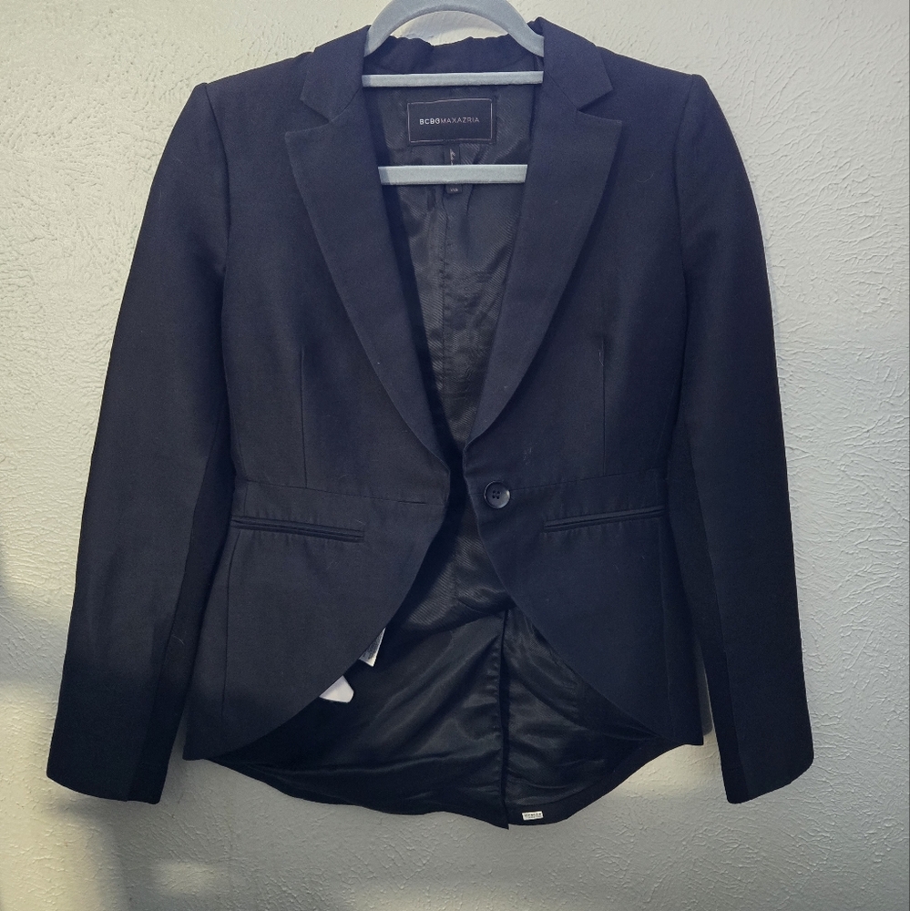 BCBGMAXAZRIA // Noah Cutaway Tailcoat Blazer